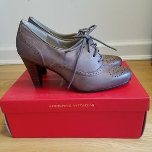 Adrienne Vittadini Pennsville Oxford Pump Size 7.5
